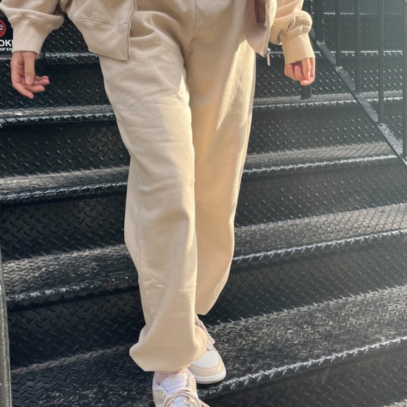 Brandy cuffed sweatpants in vanilla + Floral crop tank top as GIFT! - Picture 3 of 8